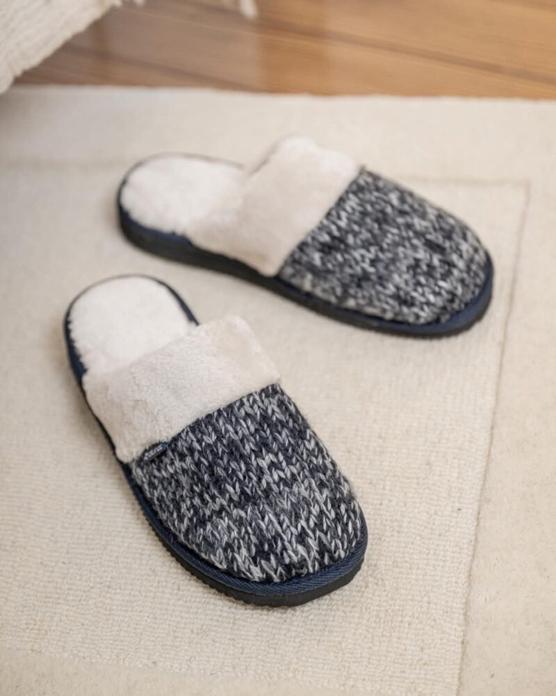 Pantufla Nórdica azul tejida