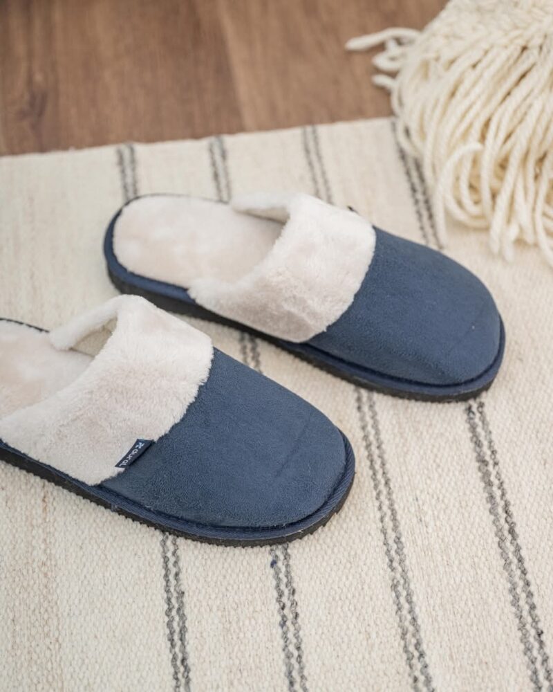 Pantufla Nórdica azul símil gamuza